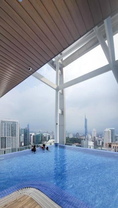 Lux 36a 2queen Bed Infinity Pool Klcc View Pangsapuri Kuala Lumpur