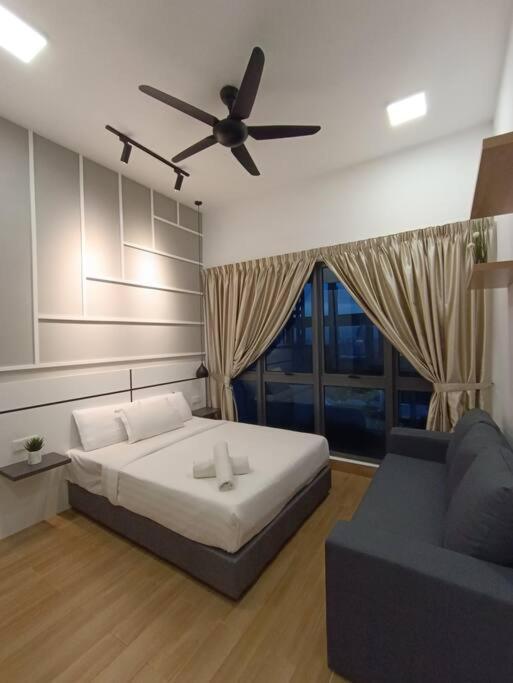 Lux 36a 2queen Bed Infinity Pool Klcc View Pangsapuri Kuala Lumpur