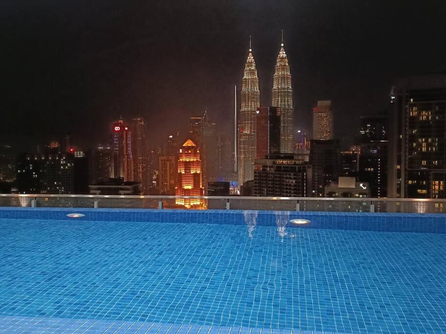 Pangsapuri Lux 36a 2queen Bed Infinity Pool Klcc View Kuala Lumpur